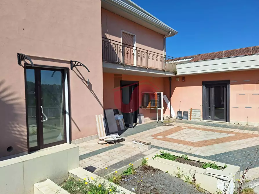 Immagine 29 di Locale commerciale in vendita  in Strada statale 7 a Roccabascerana