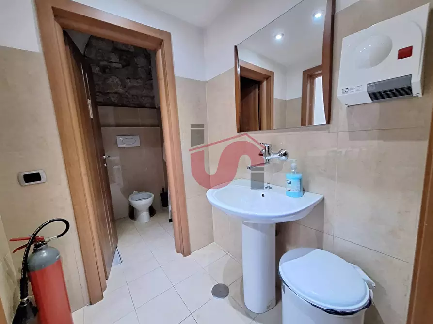 Immagine 24 di Attività commerciale in vendita  in Viale principe di napoli 135 a Benevento