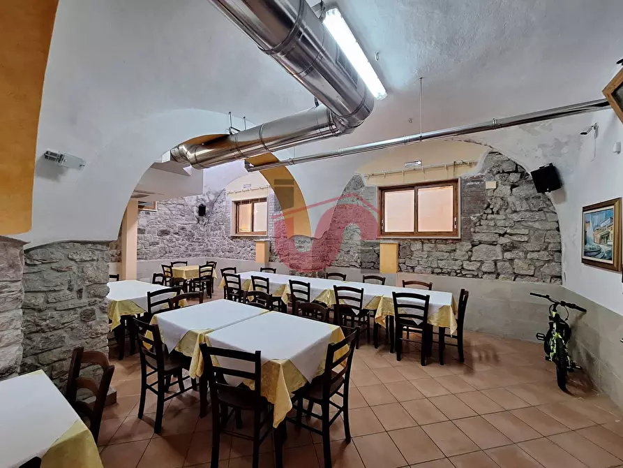 Immagine 15 di Attività commerciale in vendita  in Viale principe di napoli 135 a Benevento