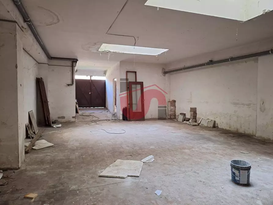Immagine 5 di Magazzino in vendita  in Via Delle Puglie a Benevento