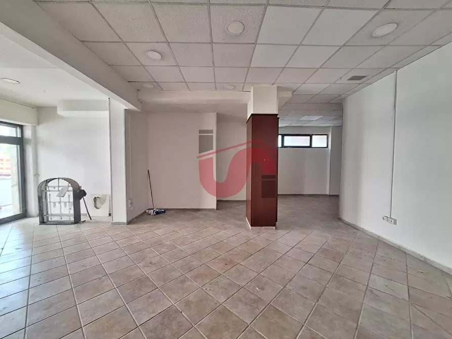 Immagine 6 di Locale commerciale in affitto  in Via Giustiniani a Benevento