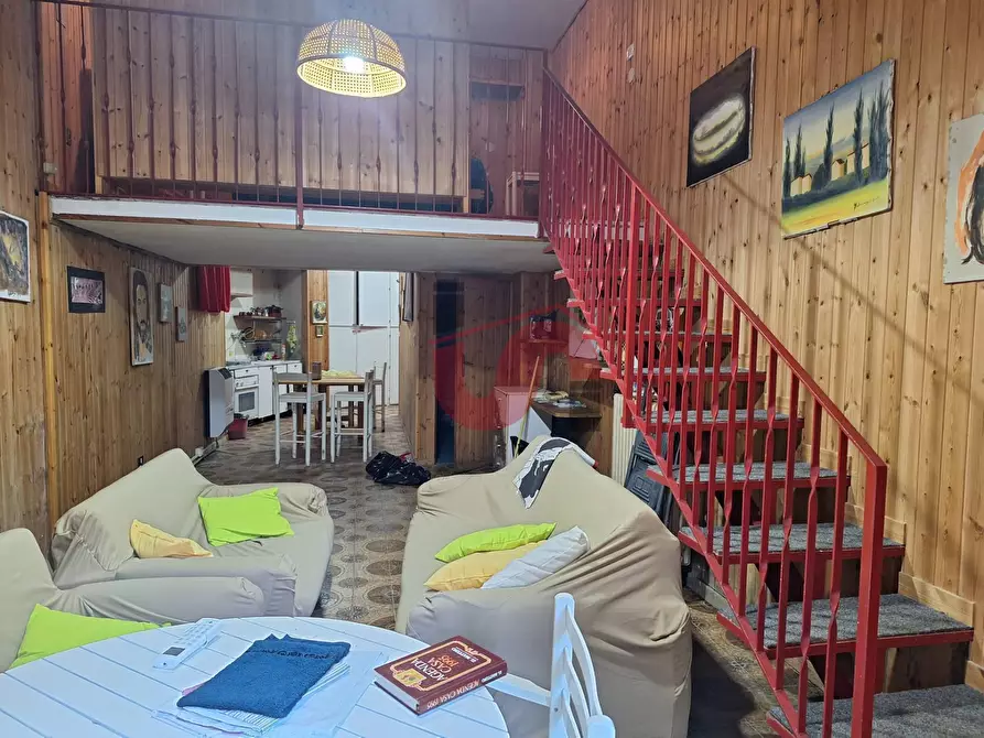 Immagine 8 di Appartamento in vendita  in Via Enrico Fermi a Sant'angelo A Cupolo