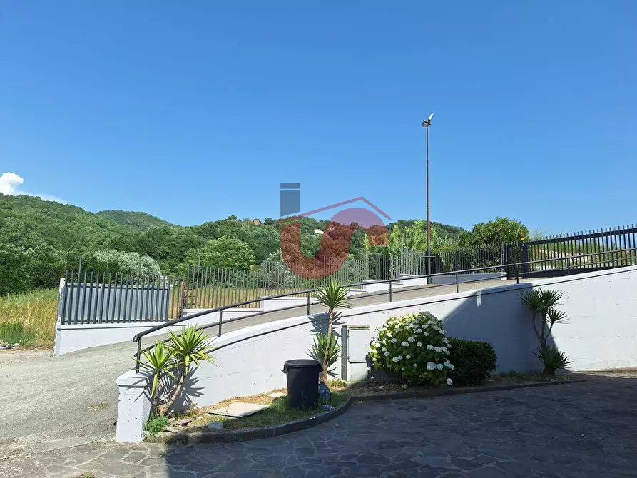 Immagine 43 di Locale commerciale in vendita  in Strada statale 7 a Roccabascerana