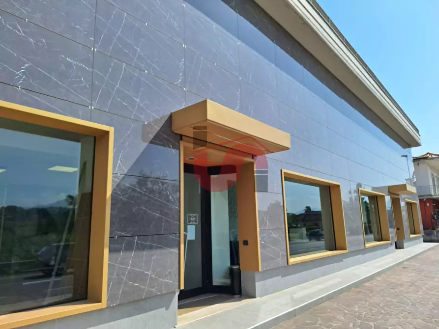 Immagine 2 di Locale commerciale in vendita  in Strada statale 7 a Roccabascerana