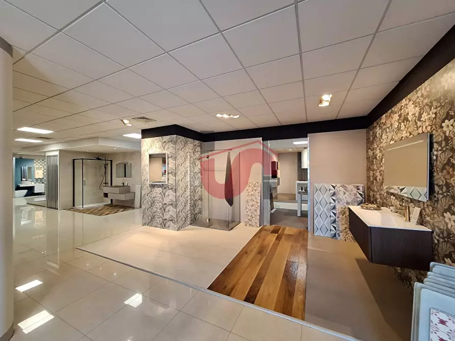 Immagine 16 di Locale commerciale in vendita  in Strada statale 7 a Roccabascerana