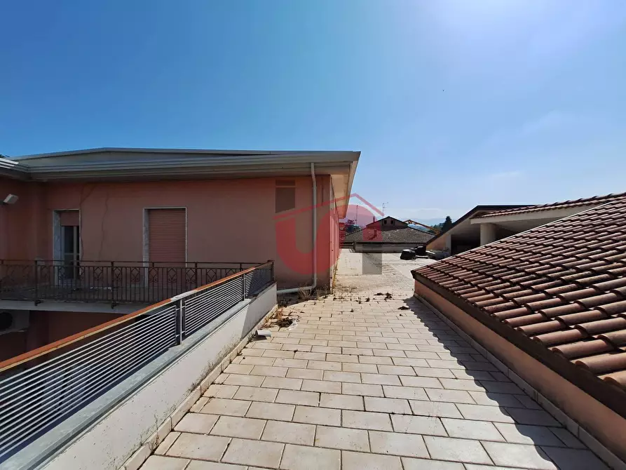 Immagine 31 di Locale commerciale in vendita  in Strada statale 7 a Roccabascerana