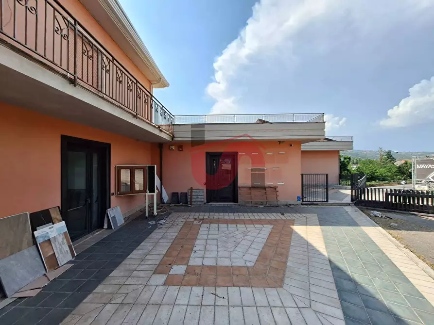 Immagine 30 di Locale commerciale in vendita  in Strada statale 7 a Roccabascerana