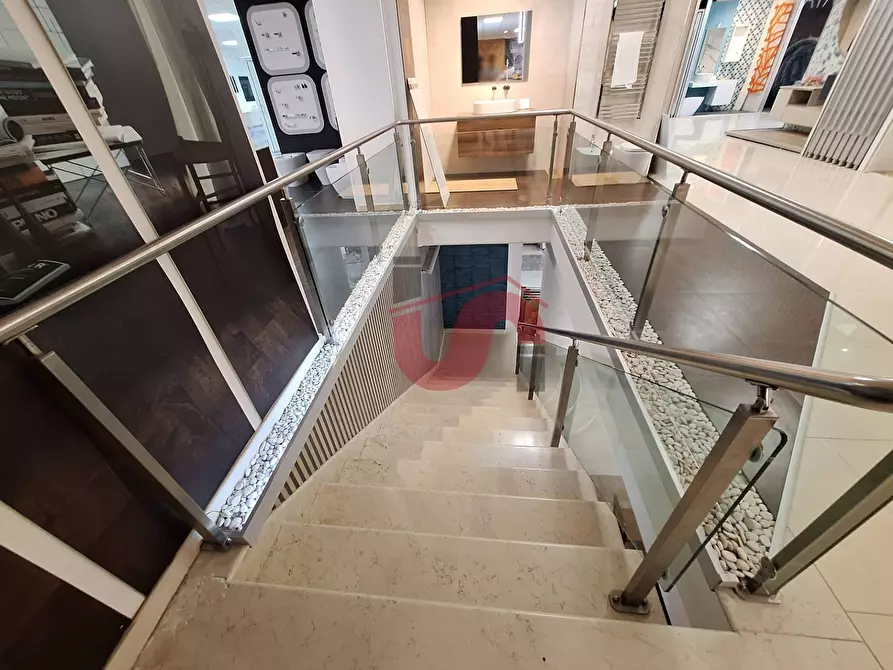 Immagine 22 di Locale commerciale in vendita  in Strada statale 7 a Roccabascerana