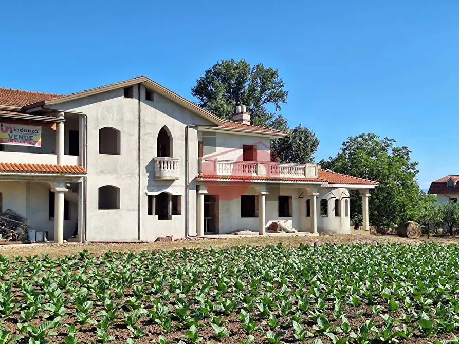 Immagine 21 di Casa semindipendente in vendita  in Contrada Piano Cappelle a Benevento