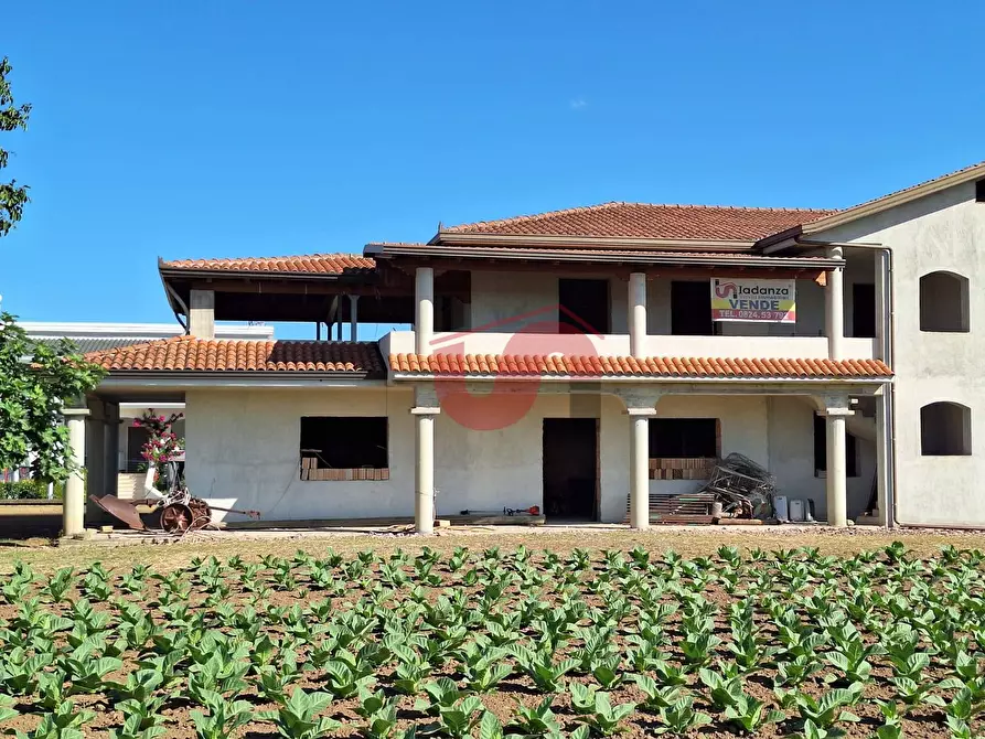 Immagine 22 di Casa semindipendente in vendita  in Contrada Piano Cappelle a Benevento