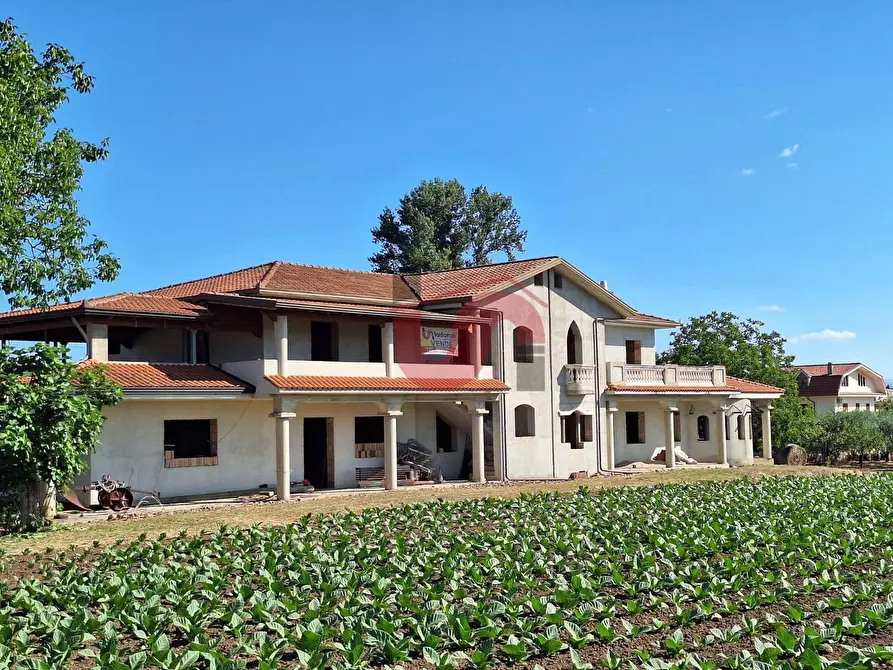 Immagine 1 di Casa semindipendente in vendita  in Contrada Piano Cappelle a Benevento
