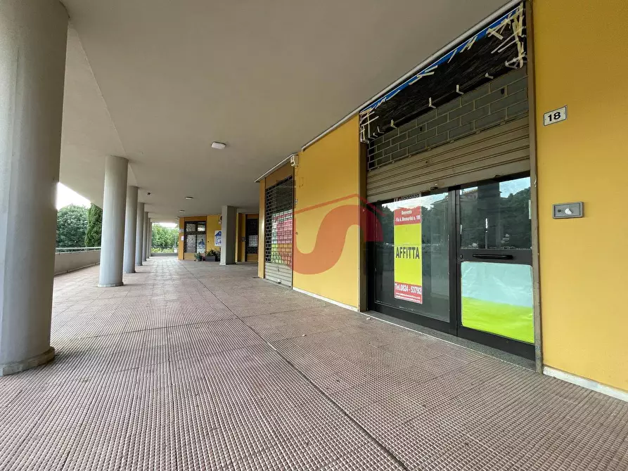 Immagine 16 di Locale commerciale in affitto  in Via S. Massimiliano Kolbe a Benevento