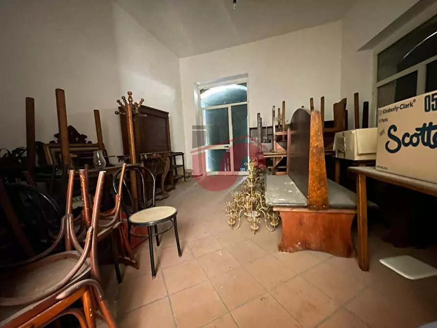 Immagine 11 di Negozio in affitto  in San Giorgio Del Sannio a Calvi