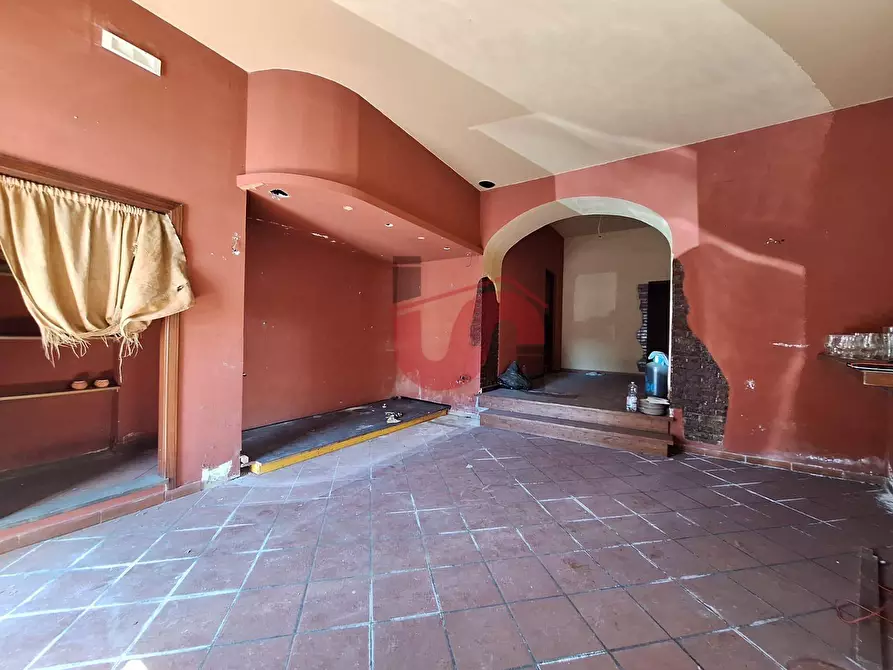 Immagine 5 di Negozio in affitto  in San Giorgio Del Sannio a Calvi