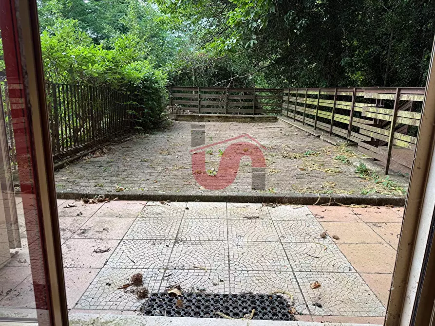 Immagine 6 di Appartamento in vendita  in Via Enrico Fermi a Sant'angelo A Cupolo