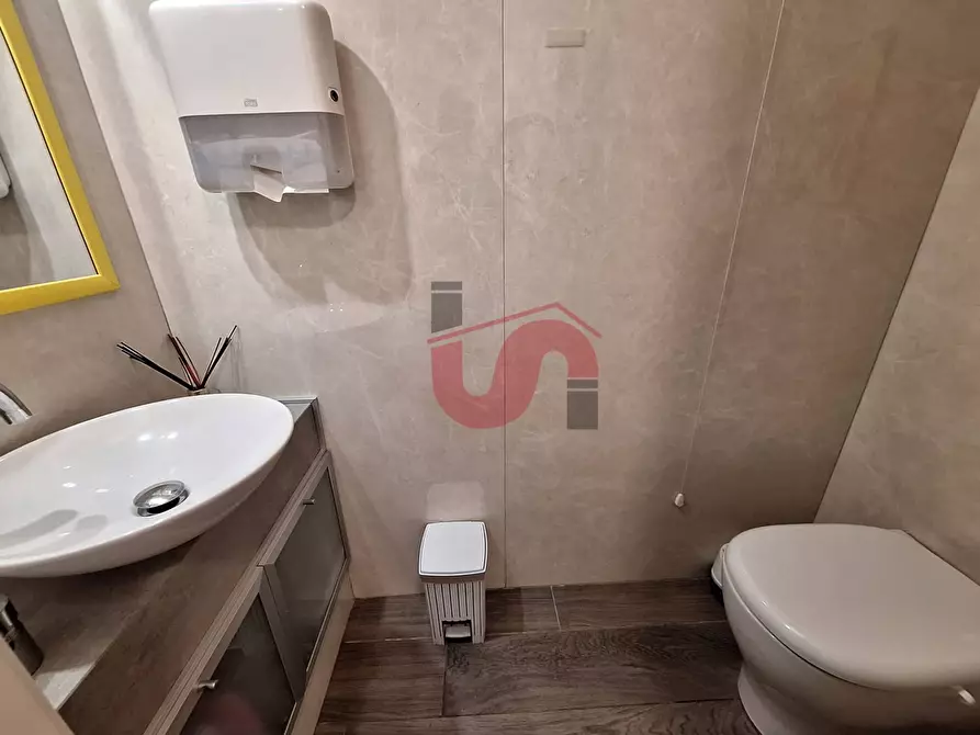 Immagine 26 di Locale commerciale in affitto  in Via Torretta a Benevento