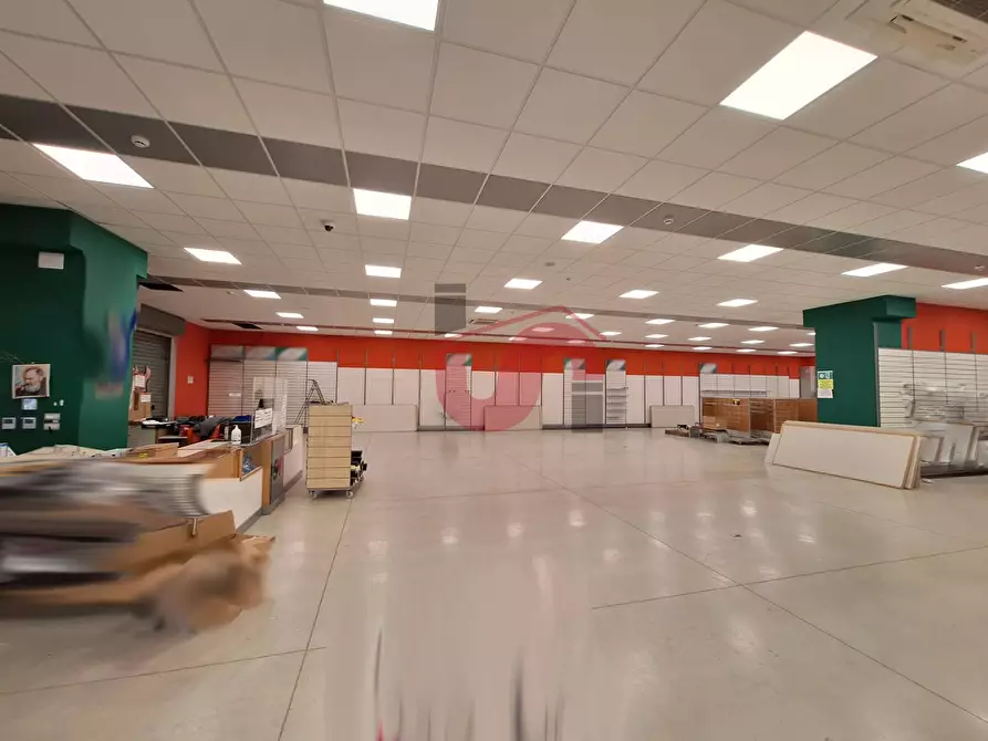 Immagine 4 di Locale commerciale in affitto  in Benevento a Benevento