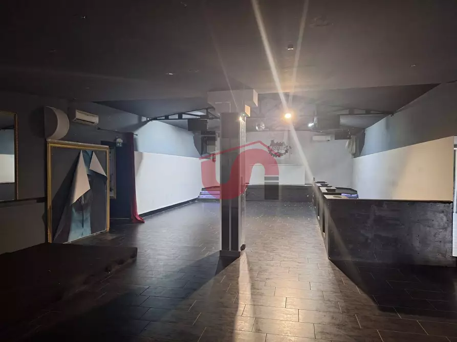 Immagine 16 di Locale commerciale in vendita  in C.DA TRESSANTI a Ceppaloni