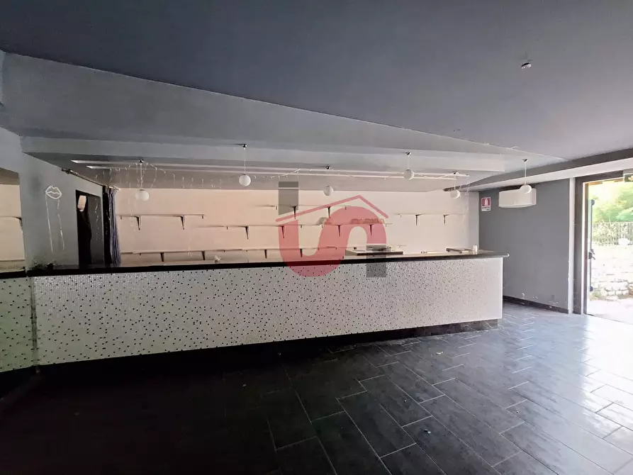 Immagine 17 di Locale commerciale in vendita  in C.DA TRESSANTI a Ceppaloni