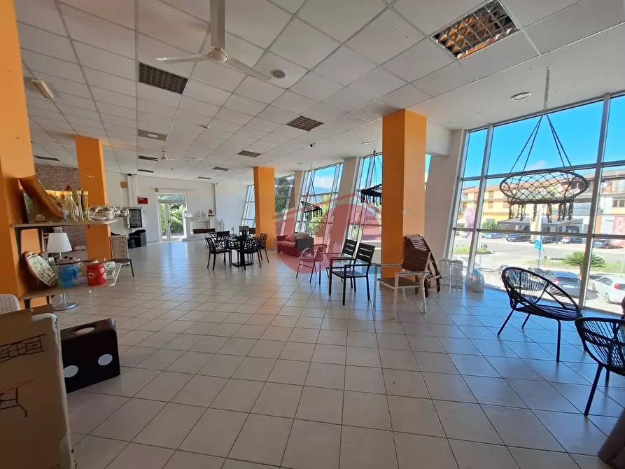 Immagine 13 di Negozio in affitto  in Via Tre Santi a Arpaise