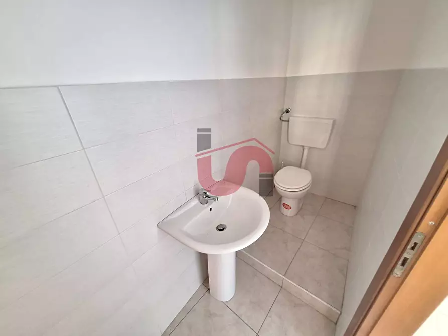 Immagine 8 di Locale commerciale in affitto  in via colonnette a Benevento