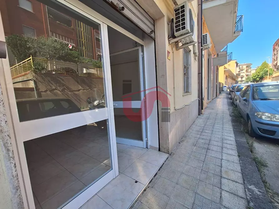 Immagine 1 di Locale commerciale in affitto  in via colonnette a Benevento