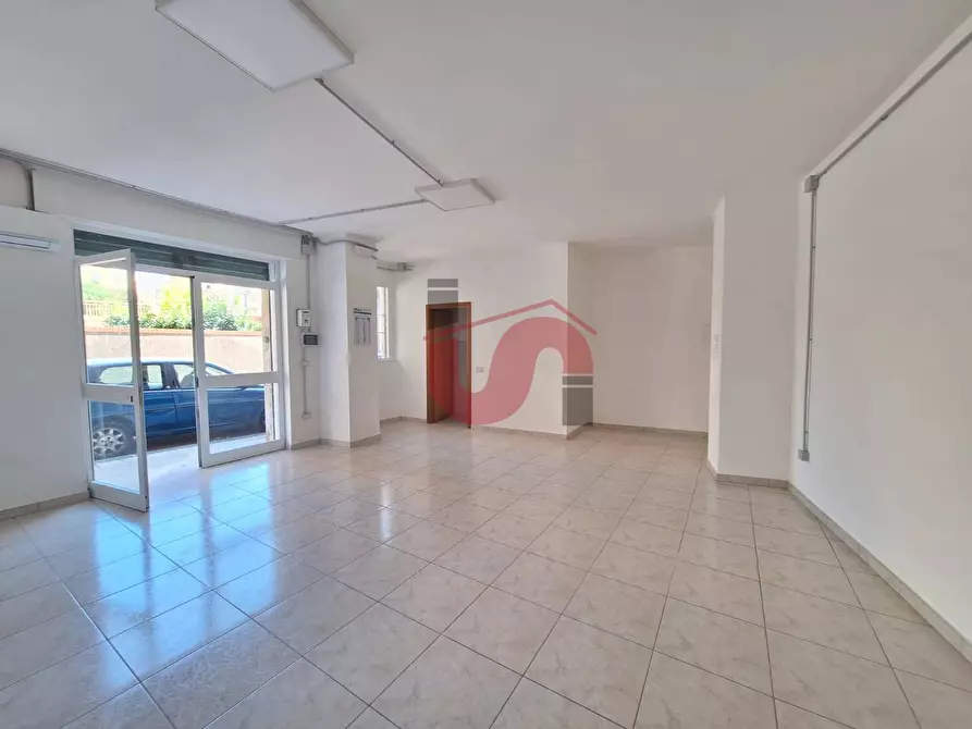 Immagine 2 di Locale commerciale in affitto  in via colonnette a Benevento