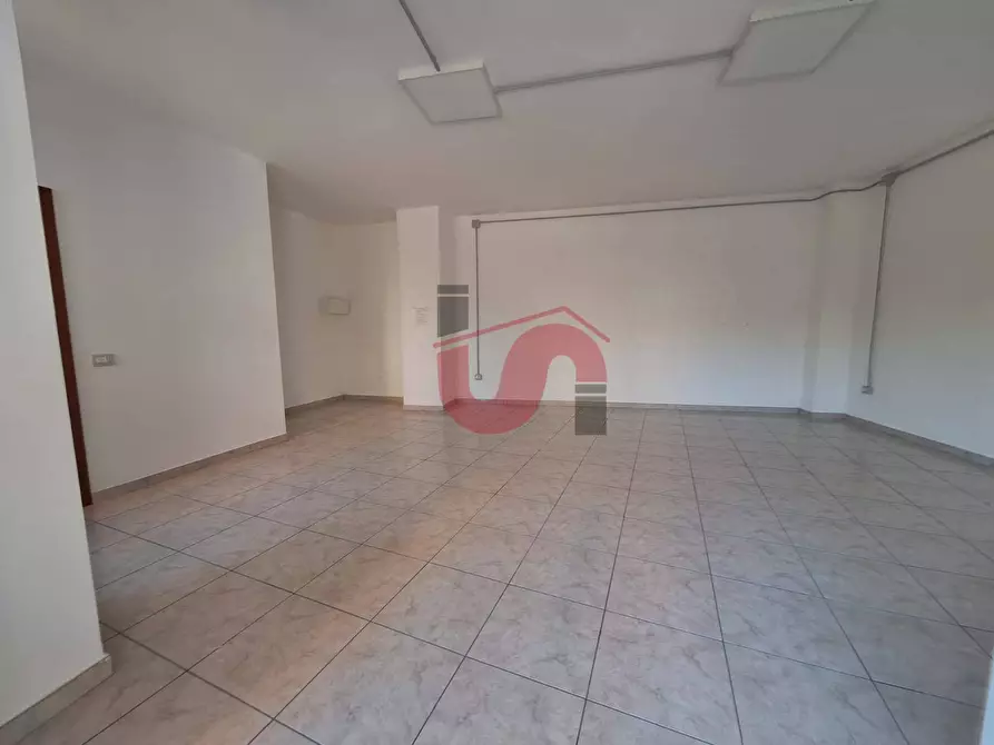 Immagine 6 di Locale commerciale in affitto  in via colonnette a Benevento