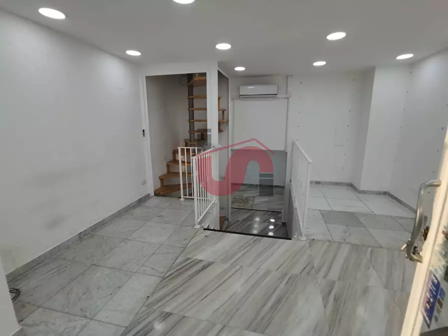 Immagine 6 di Negozio in vendita  in Corso Garibaldi 180 a Benevento