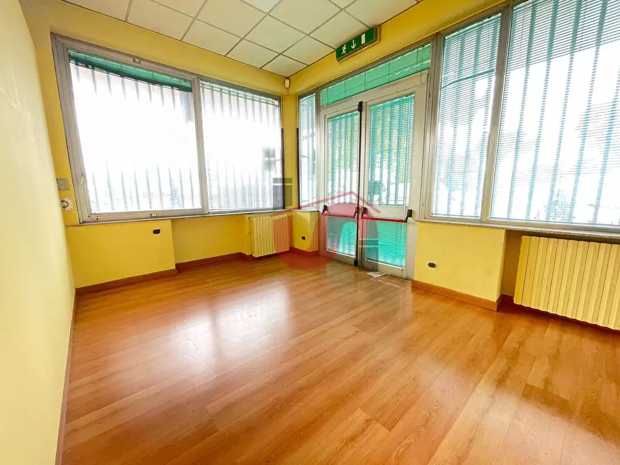 Immagine 3 di Locale commerciale   in Via Roberto Ruffilli a Benevento