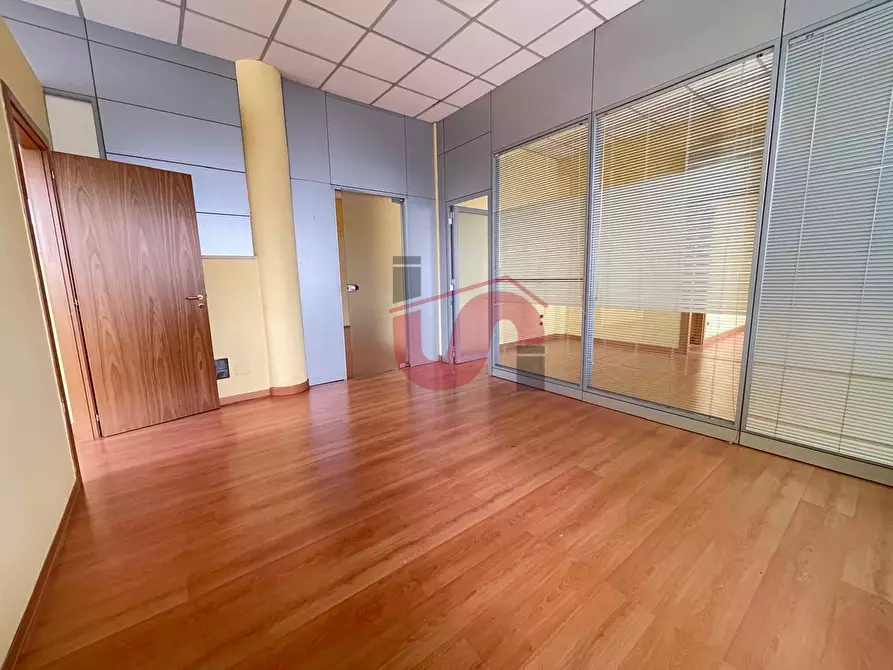 Immagine 4 di Locale commerciale   in Via Roberto Ruffilli a Benevento