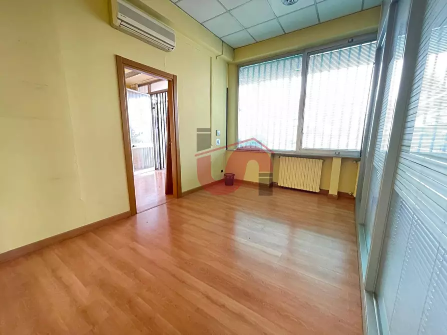 Immagine 6 di Locale commerciale   in Via Roberto Ruffilli a Benevento