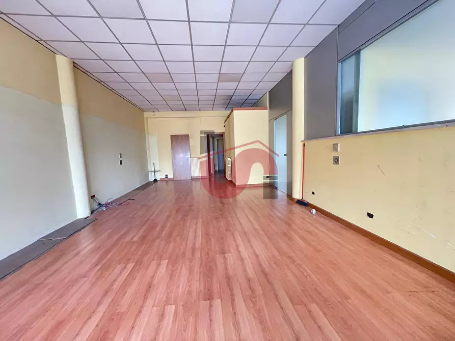 Immagine 10 di Locale commerciale   in Via Roberto Ruffilli a Benevento