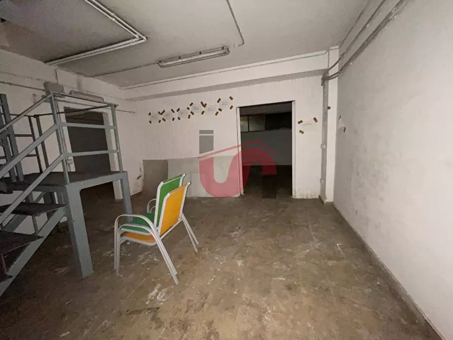 Immagine 19 di Locale commerciale   in Via Roberto Ruffilli a Benevento