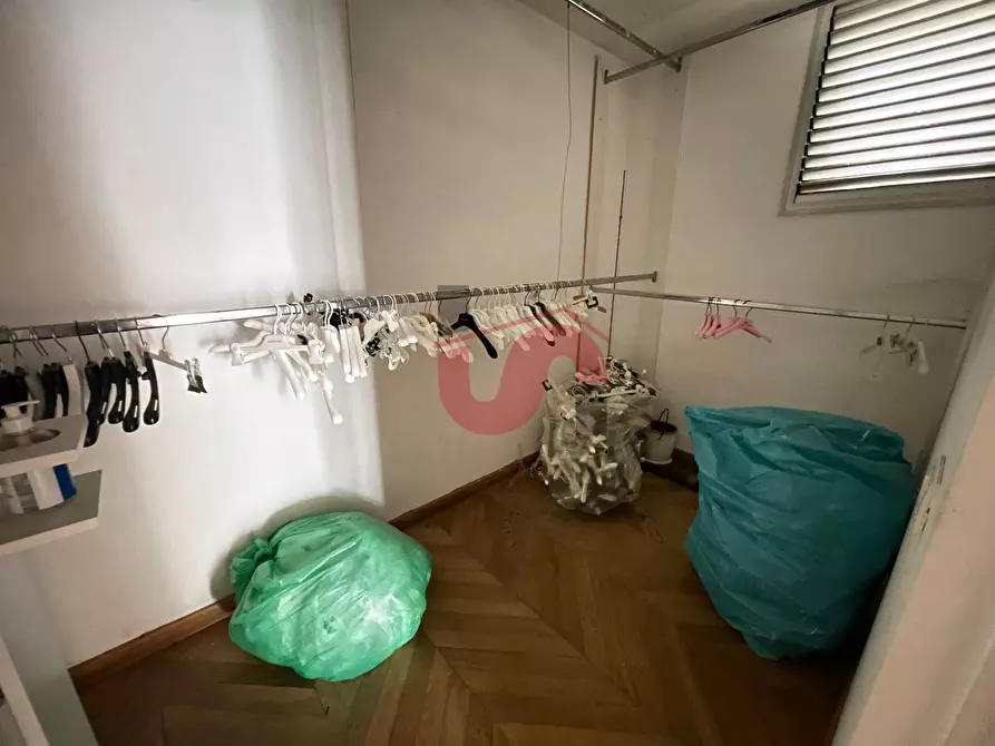 Immagine 11 di Locale commerciale   in Via Ennio Goduti a Benevento