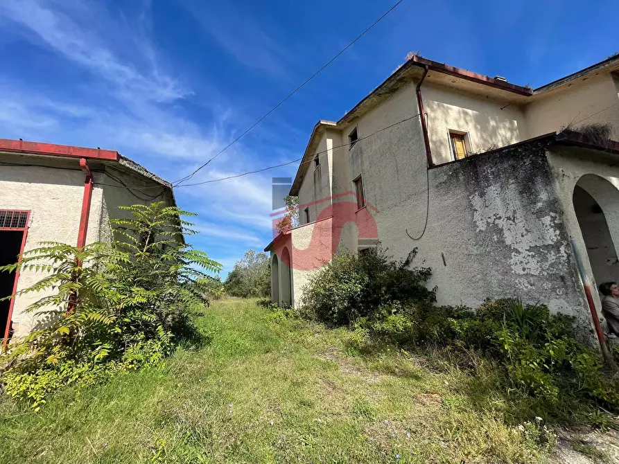 Immagine 1 di Rustico / casale in vendita  in Contrada Serretelle a Benevento