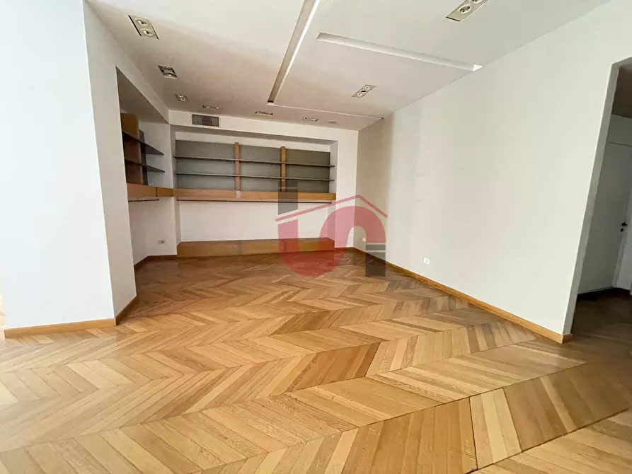 Immagine 4 di Locale commerciale   in Via Ennio Goduti a Benevento