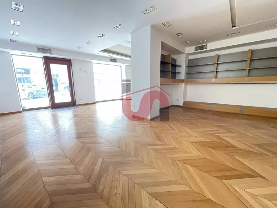 Immagine 5 di Locale commerciale   in Via Ennio Goduti a Benevento