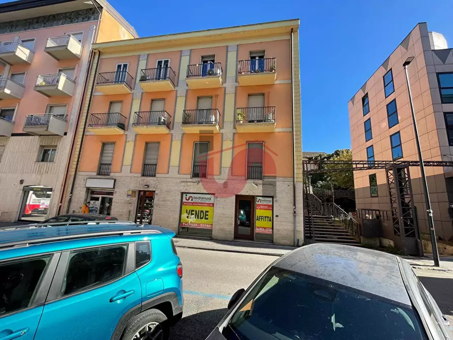 Immagine 14 di Locale commerciale   in Via Ennio Goduti a Benevento