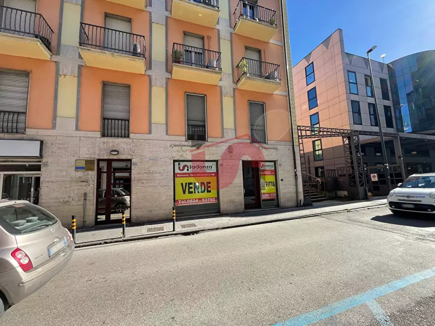 Immagine 13 di Locale commerciale   in Via Ennio Goduti a Benevento