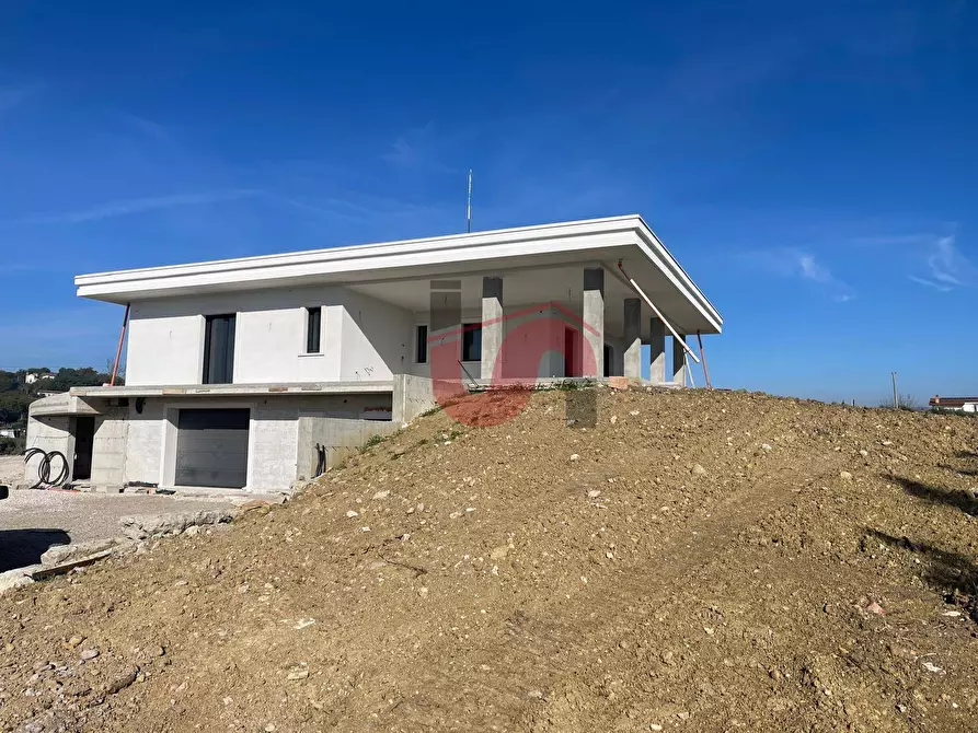 Immagine 36 di Villa in affitto  in C.da San Vitale a Benevento