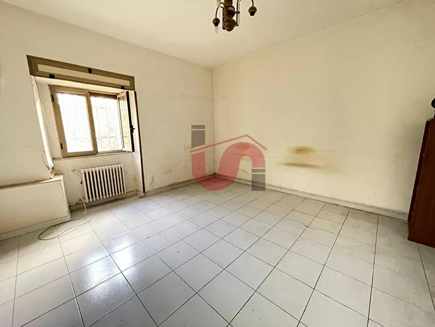 Immagine 13 di Locale commerciale in vendita  in Via Ponticelli a Benevento