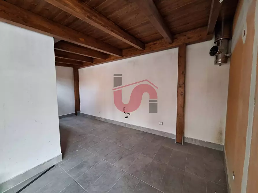 Immagine 3 di Locale commerciale in affitto  in Via Tiengo a Benevento