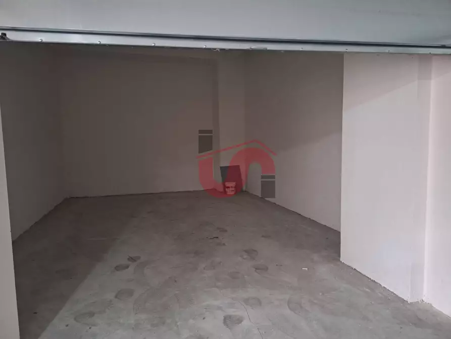 Immagine 2 di Box auto in vendita  in Via Tiengo a Benevento