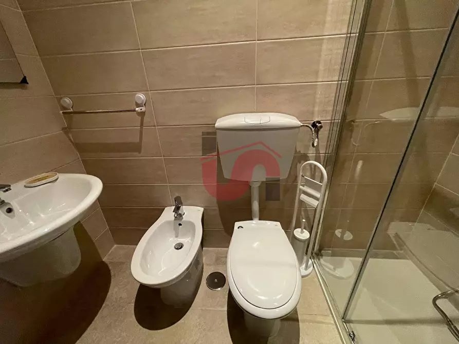 Immagine 15 di Palazzo in affitto  in via Sessualdo a Benevento