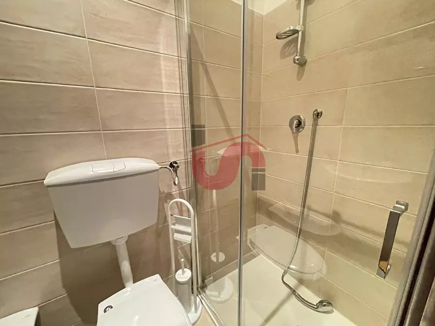 Immagine 16 di Palazzo in affitto  in via Sessualdo a Benevento