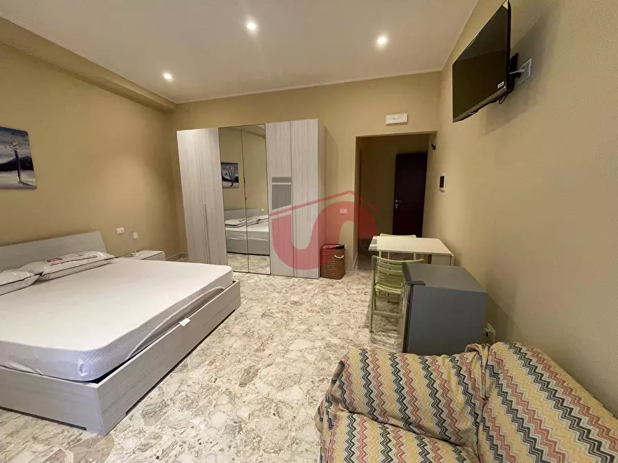 Immagine 13 di Palazzo in affitto  in via Sessualdo a Benevento