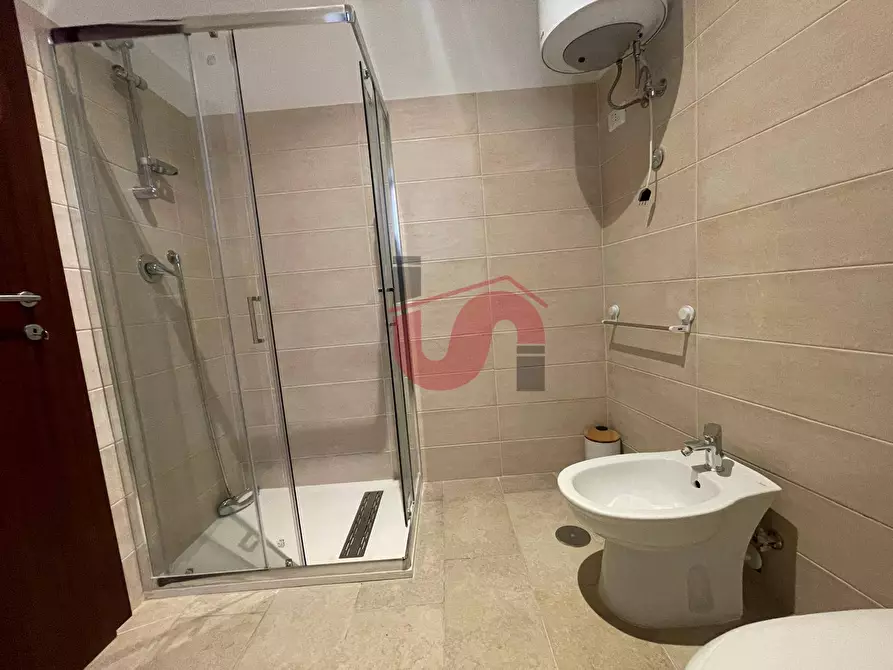 Immagine 21 di Palazzo in affitto  in via Sessualdo a Benevento