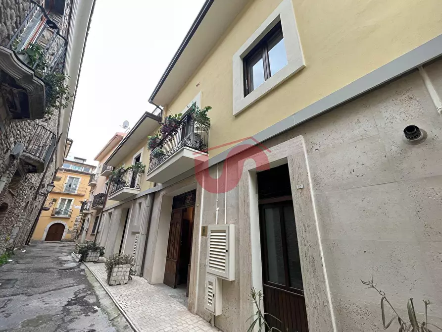 Immagine 24 di Palazzo in affitto  in via Sessualdo a Benevento