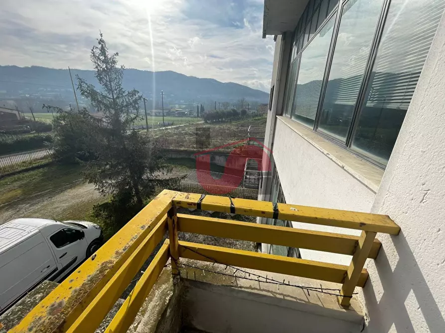 Immagine 51 di Locale commerciale in vendita  in Casale Maccabei a Benevento